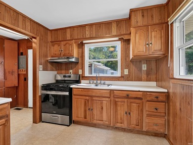 Charming Lakeside Retreat on Chapman Lake! Welcome to your cozy - photo 12