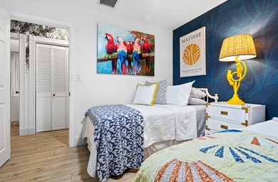 Beautifully updated 4/2 pool home in North Palm Beach. New metal - photo 15