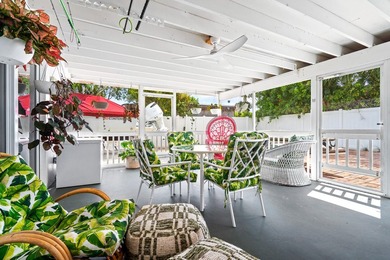 Beautifully updated 4/2 pool home in North Palm Beach. New metal - photo 27