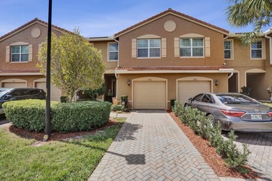 (private lake, pond, coastal) Townhome/Townhouse For Sale in Lake Worth Florida