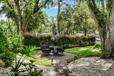 Just under a mile from the beach, 207 Broadway St offers easy - photo 7