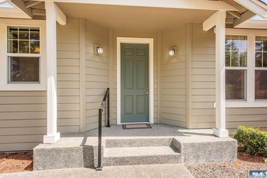 A beautifully updated and lovingly cared for townhouse, this - photo 9