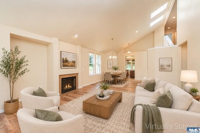 A beautifully updated and lovingly cared for townhouse, this - photo 10