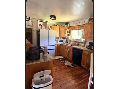 Beautiful property with stunning views of Mount Hough! This - photo 5