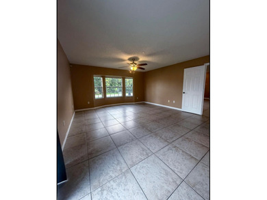 Beautiful and spacious 3 bedroom, 2 bath home with a 2 car - photo 13