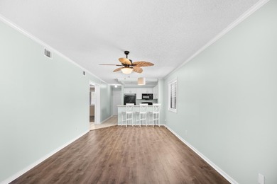 Welcome to Unit 109 in Eagle Lake, a beautifully updated - photo 16