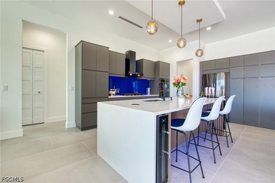 STUNNING CONTEMPORARY RESIDENCE ON BAYSHORE AVENUE! Boaters' - photo 19