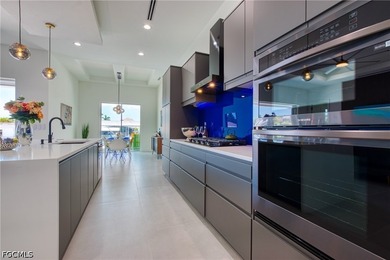 STUNNING CONTEMPORARY RESIDENCE ON BAYSHORE AVENUE! Boaters' - photo 21