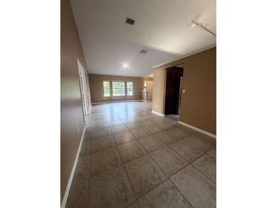 Beautiful and spacious 3 bedroom, 2 bath home with a 2 car - photo 21