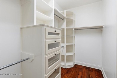 Welcome to Victoria Park, a gated community conveniently located - photo 26