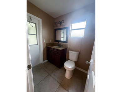 Beautiful and spacious 3 bedroom, 2 bath home with a 2 car - photo 28