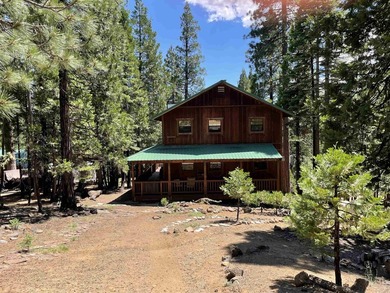 Welcome to this charming Lake Almanor West home, offering three - photo 1