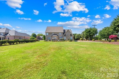 Welcome home to this stunning, all-brick custom-built residence - photo 38