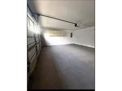 Beautiful and spacious 3 bedroom, 2 bath home with a 2 car - photo 38