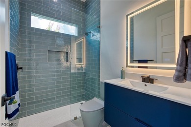 STUNNING CONTEMPORARY RESIDENCE ON BAYSHORE AVENUE! Boaters' - photo 39