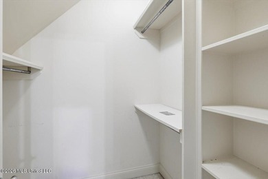 Welcome to Victoria Park, a gated community conveniently located - photo 39