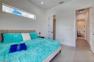 STUNNING CONTEMPORARY RESIDENCE ON BAYSHORE AVENUE! Boaters' - photo 41