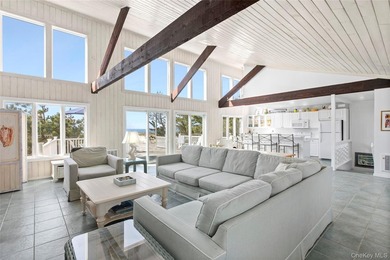 This Westhampton oceanfront beach house is an oasis of easy - photo 4