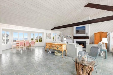 This Westhampton oceanfront beach house is an oasis of easy - photo 7
