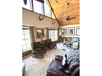 Gorgeous Fully Furnished Turn Key PRIVATE Lake home - photo 5