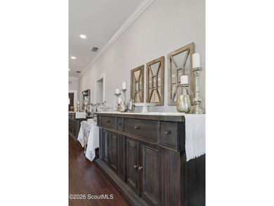 Exceptional opportunity to own a beautifully renovated, turnkey - photo 7