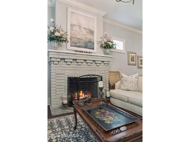Exceptional opportunity to own a beautifully renovated, turnkey - photo 9