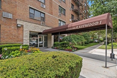 Welcome to this well-maintained 1-bedroom co-op offering - photo 11