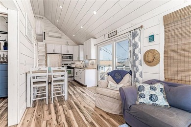 Welcome to your coastal escape in the desirable Roy Carpenter's - photo 11