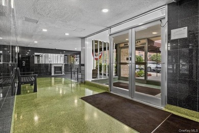Welcome to this well-maintained 1-bedroom co-op offering - photo 12