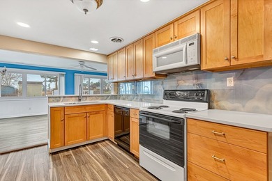 Renovated 4 Bedroom cottage in Rappahannock River Estates! Only - photo 13
