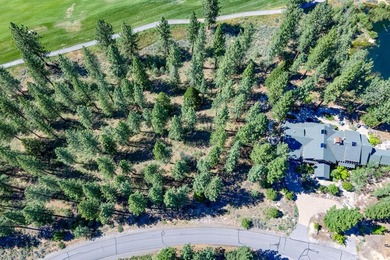 Panoramic views of the 18th hole and golf course fairway - photo 3