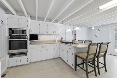 Lake Talquin lakefront home, beautifully maintained and move-in - photo 5