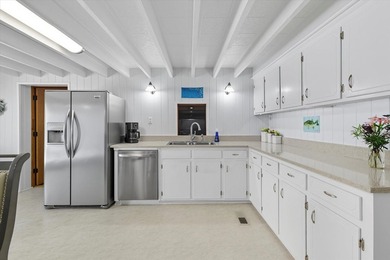 Lake Talquin lakefront home, beautifully maintained and move-in - photo 7