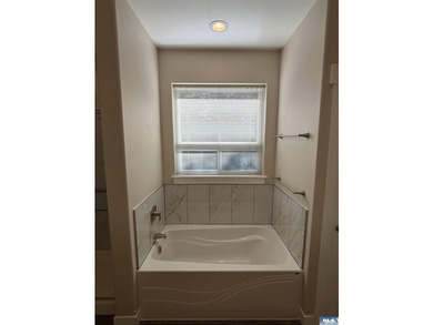 SELLER IS OFFERING FIVE THOUSAND DOLLARS TOWARD BUYERS CLOSING - photo 19