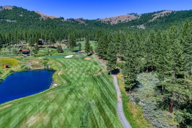 Panoramic views of the 18th hole and golf course fairway - photo 10