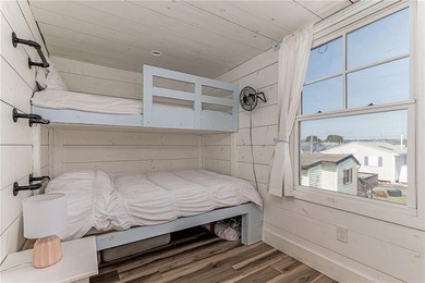 Welcome to your coastal escape in the desirable Roy Carpenter's - photo 22