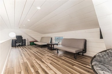 Welcome to your coastal escape in the desirable Roy Carpenter's - photo 23