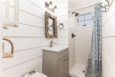 Welcome to your coastal escape in the desirable Roy Carpenter's - photo 26
