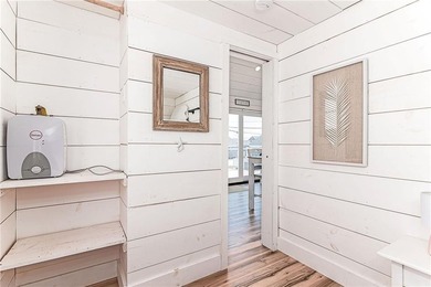 Welcome to your coastal escape in the desirable Roy Carpenter's - photo 27