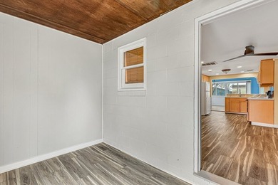Renovated 4 Bedroom cottage in Rappahannock River Estates! Only - photo 31