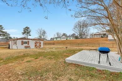 Renovated 4 Bedroom cottage in Rappahannock River Estates! Only - photo 33