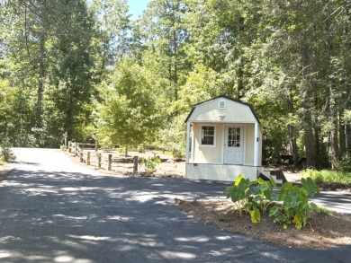 Gorgeous Fully Furnished Turn Key PRIVATE Lake home - photo 19