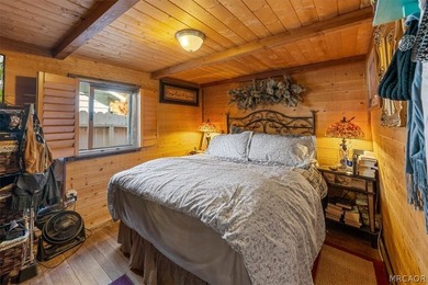 Charming vintage cabin in the heart of Big Bear Lake offering - photo 10