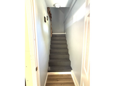 Gorgeous Fully Furnished Turn Key PRIVATE Lake home - photo 13