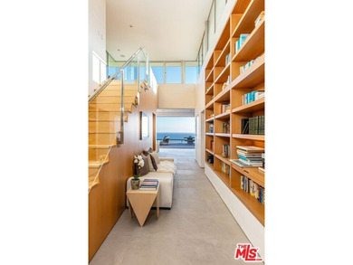 Mid-century modern elegance blends perfectly with 21st-century - photo 11