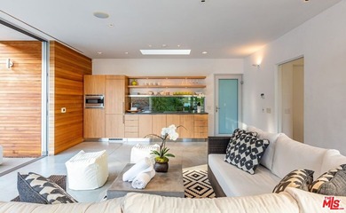 Mid-century modern elegance blends perfectly with 21st-century - photo 15