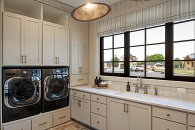 Welcome to 423 S 150 E in the heart of Mapleton! This beautiful - photo 15