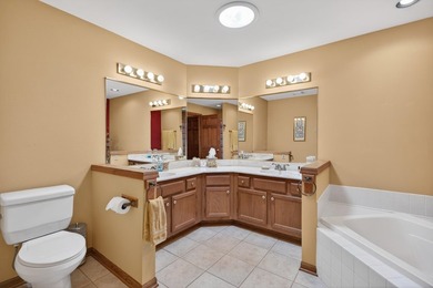 Lovingly owned and meticulously maintained by the original owner - photo 16