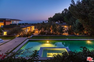 Mid-century modern elegance blends perfectly with 21st-century - photo 20