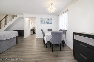 GORGEOUS BIG 3 BEDROOM 2 BATHROOM END UNIT CONDO. IT'S AN - photo 4